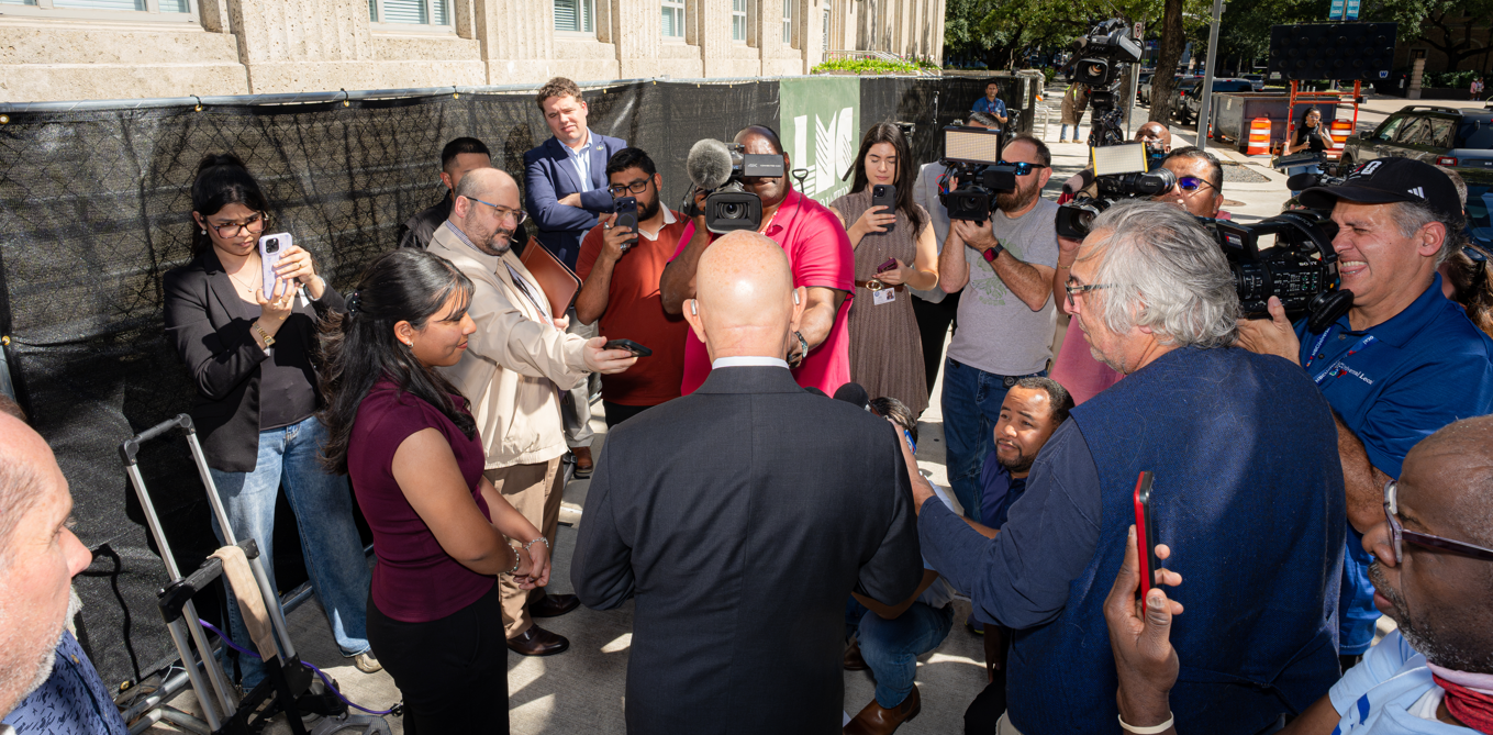 Mayor Whitmire and Abigail meet with the press.